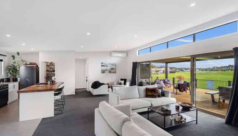 171 Rangiora Crescent, Matarangi