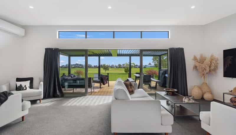 171 Rangiora Crescent, Matarangi