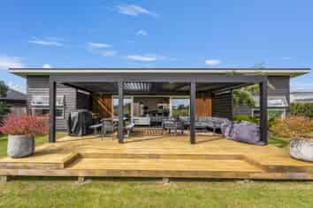 171 Rangiora Crescent, Matarangi
