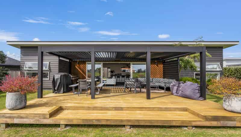 171 Rangiora Crescent, Matarangi