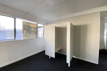 Ground Level Gem | 220m2 | Showroom/Office