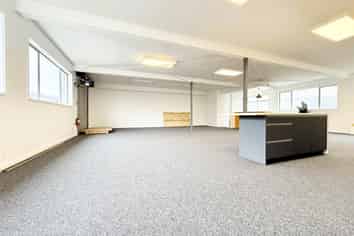Ground Level Gem | 220m2 | Showroom/Office