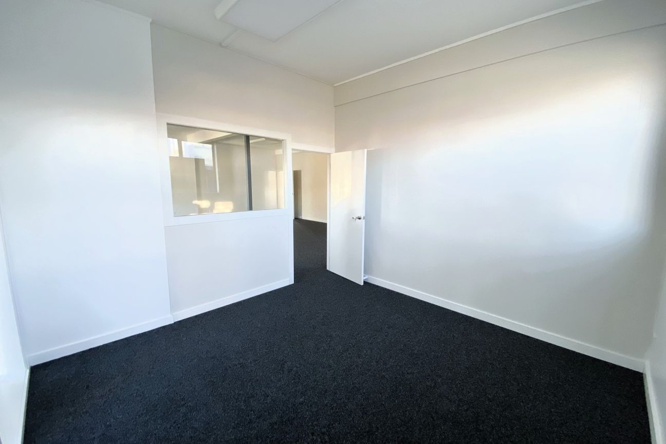 Ground Level Gem | 220 m² | Showroom/Office - Flere