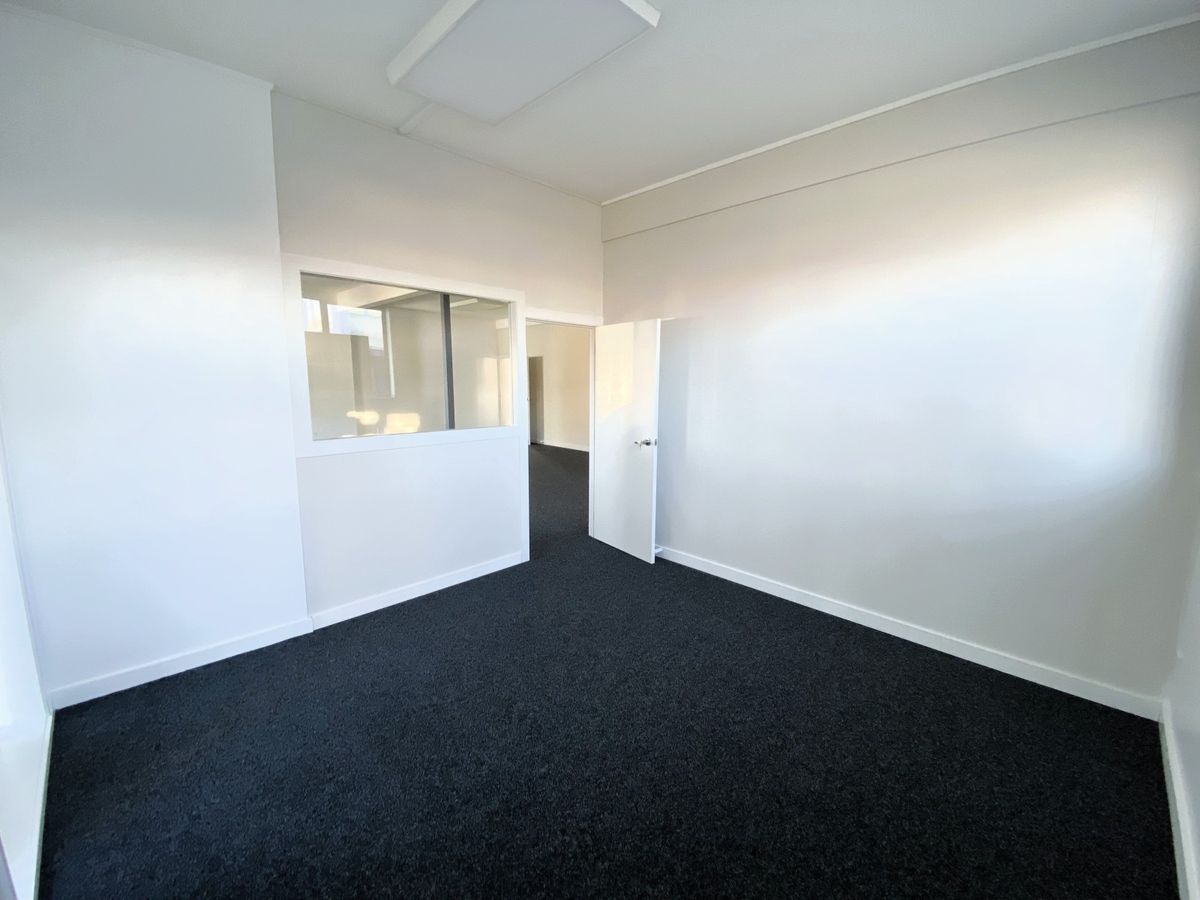 Ground Level Gem | 220 m² | Showroom/Office - Altro