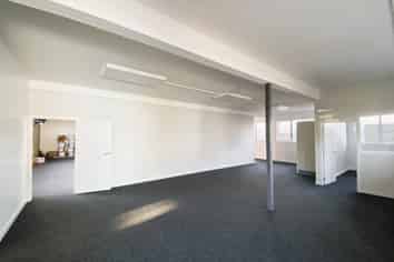 Ground Level Gem | 220m2 | Showroom/Office
