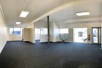 Ground Level Gem | 220m2 | Showroom/Office