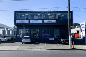 Ground Level Gem | 220m2 | Showroom/Office