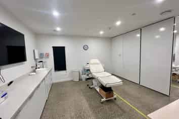 Mount Eden Retail/Medical with Storage | 341 m2