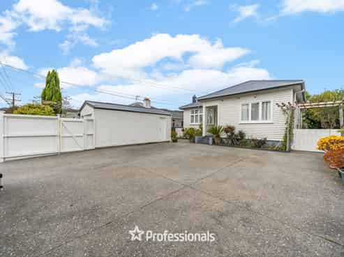 140 Knights Road, Central Hutt