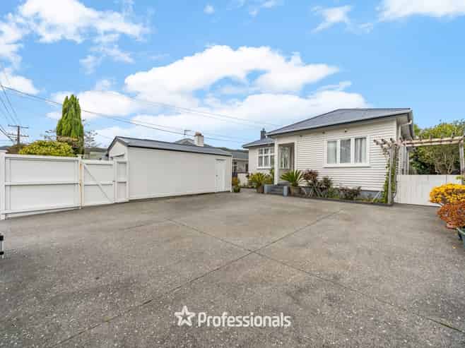 140 Knights Road, Central Hutt