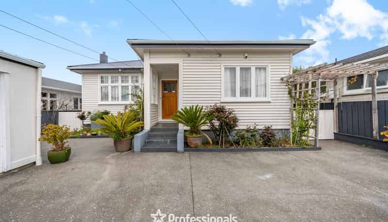 140 Knights Road, Central Hutt