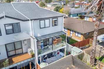 8/20 Charles Street, Papatoetoe