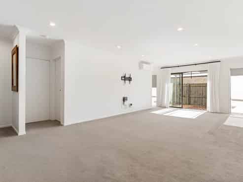 34A  Waddell Avenue, Point England