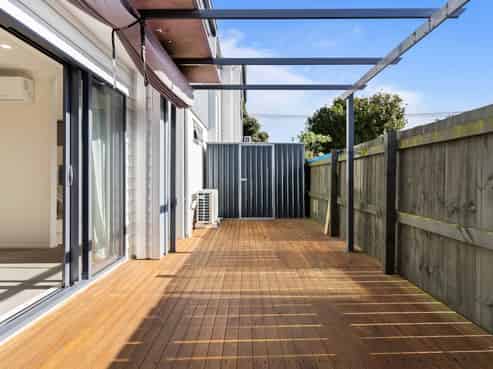 34A  Waddell Avenue, Point England