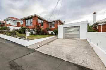 90 Middleton Road, Kew