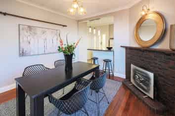 90 Middleton Road, Kew