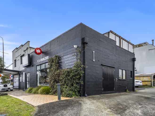 High-profile Belmont opportunity - must be sold!