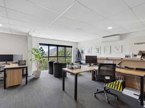 Prime commercial investment - long term tenant
