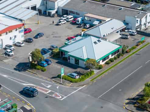 Prime Corner Commercial - Occupy or Lease