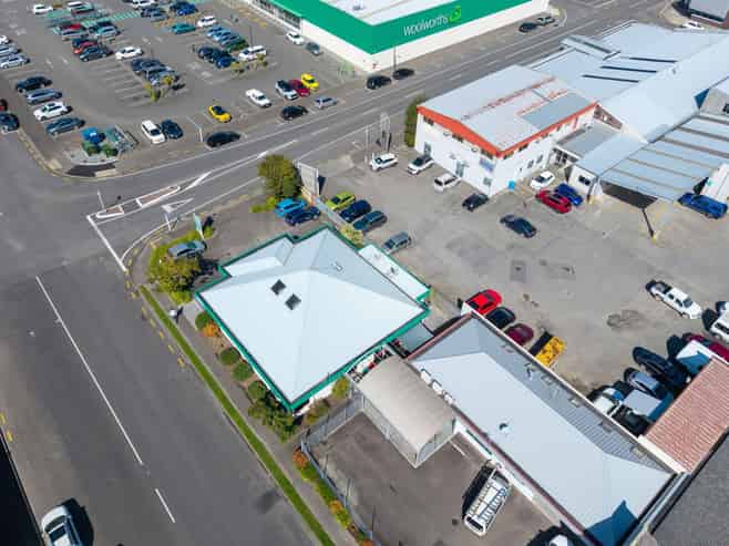 Prime Corner Commercial - Occupy or Lease