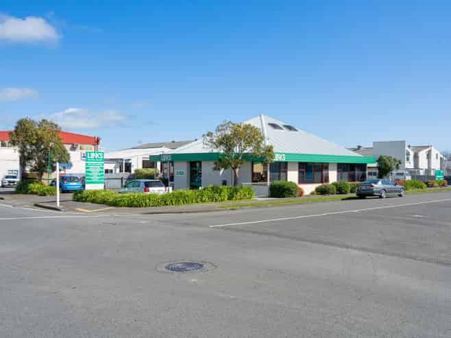 Prime Corner Commercial - Occupy or Lease