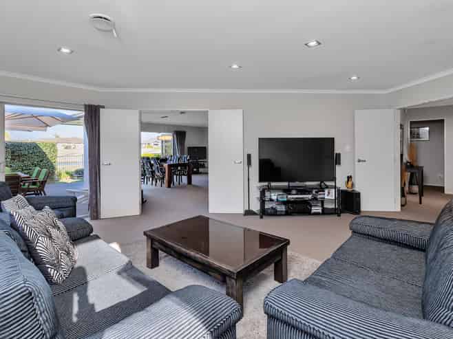 59 Barbados Way, One Tree Point