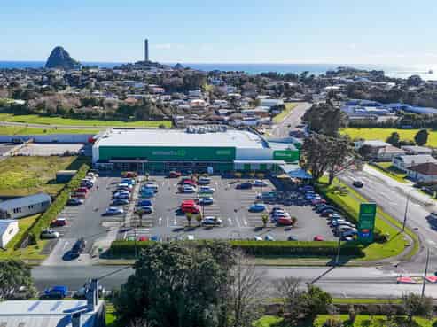 Woolworths supermarket in prime location