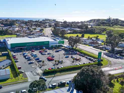 Woolworths supermarket in prime location