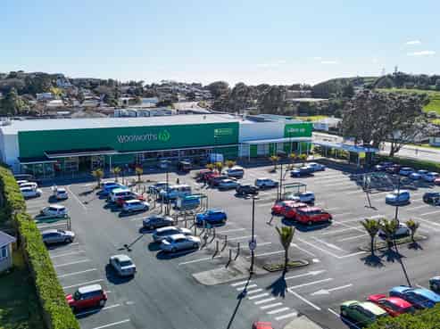 Woolworths supermarket in prime location
