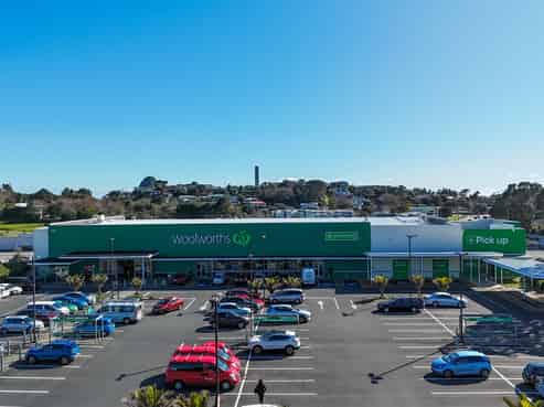 Woolworths supermarket in prime location