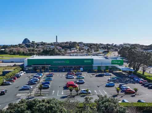 Woolworths supermarket in prime location