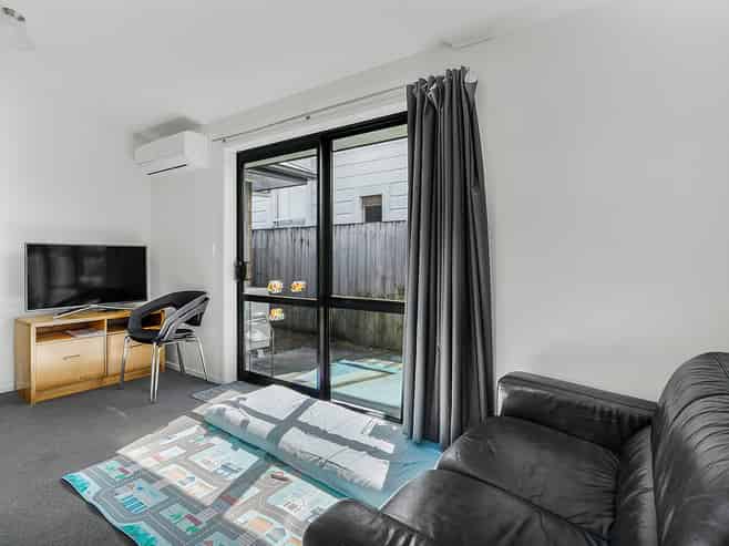 2/13 Lyon Street, Frankton