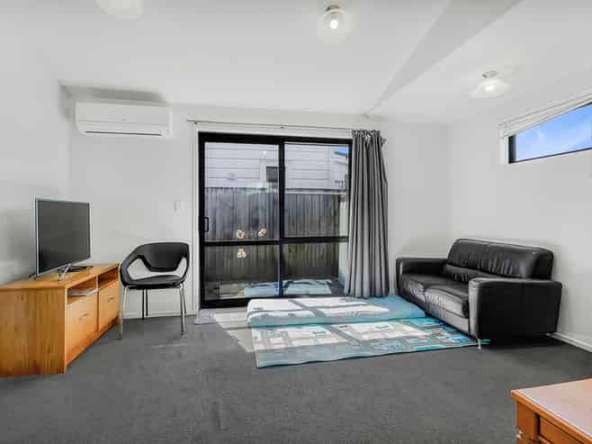 2/13 Lyon Street, Frankton