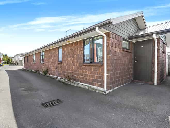 2/13 Lyon Street, Frankton