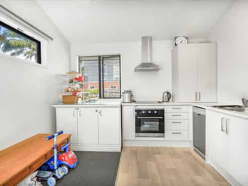 2/13 Lyon Street, Frankton