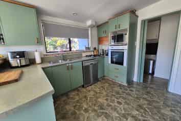 28 Malta Crescent, South New Brighton