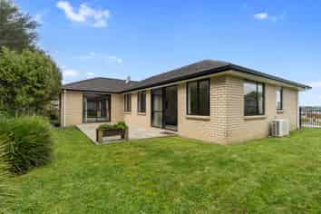 14 Patatee Terrace, Baverstock