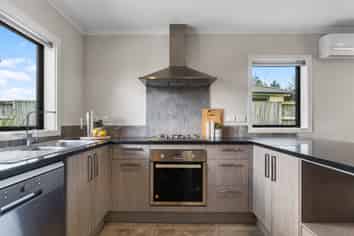 14 Patatee Terrace, Baverstock