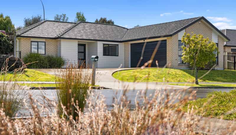 14 Patatee Terrace, Baverstock