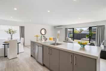 67a Cambridge Tce, Papatoetoe