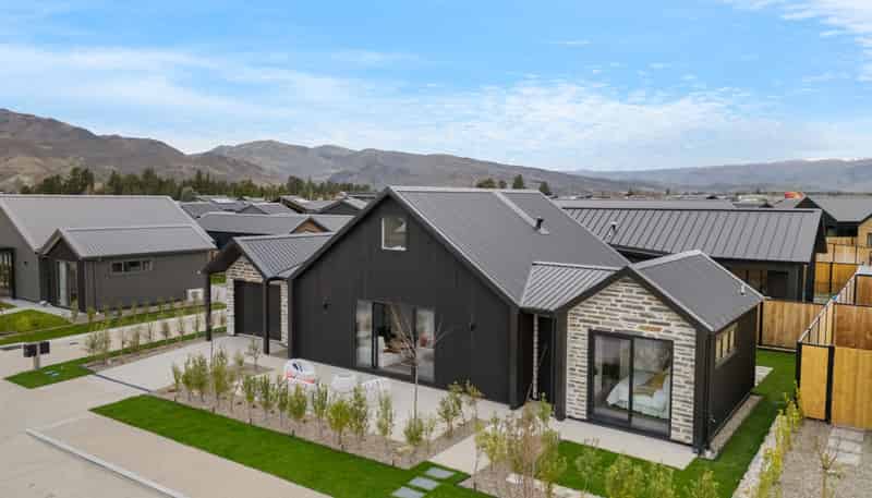 24 Magnum Drive, Cromwell