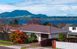 2/8 Kinder Street, Acacia Bay