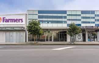 Great Location with Ready to Go Interiors