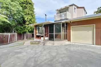 4/17 Bond Street, Waltham