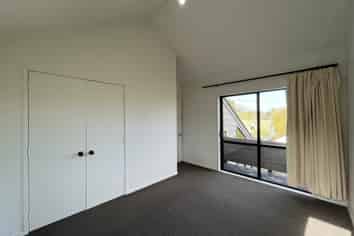 26 Orinda Close, Botany Downs