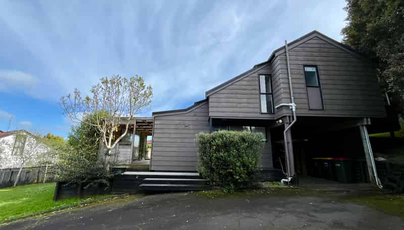 26 Orinda Close, Botany Downs