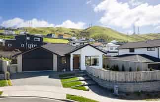 8 Hattersley Grove, Churton Park