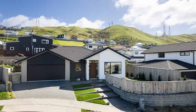 8 Hattersley Grove, Churton Park