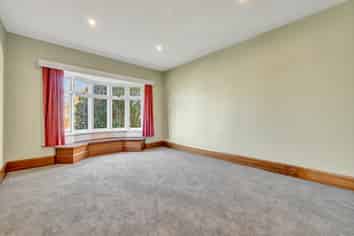 137 Hills Road, Edgeware