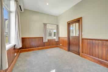 137 Hills Road, Edgeware